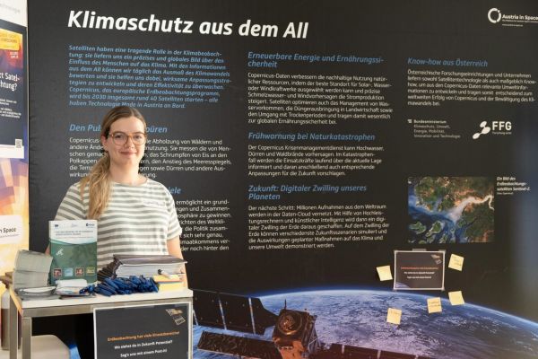 Sophie Hoffmann beim Austria in Space Stand