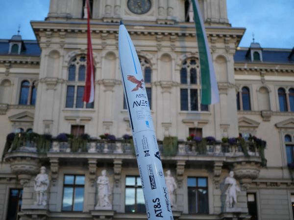 Die Raketenspitze vor dem Rathaus in Graz.