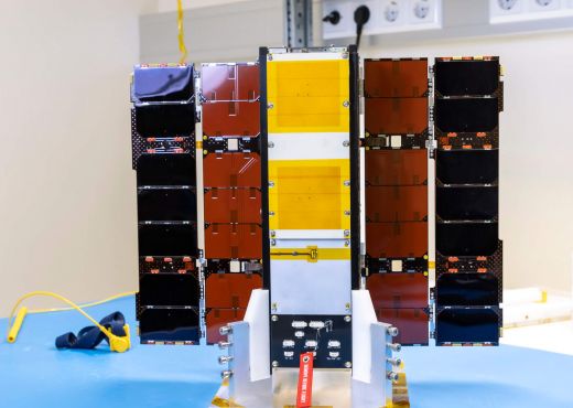 PRETTY CubeSat with two patch antennas
